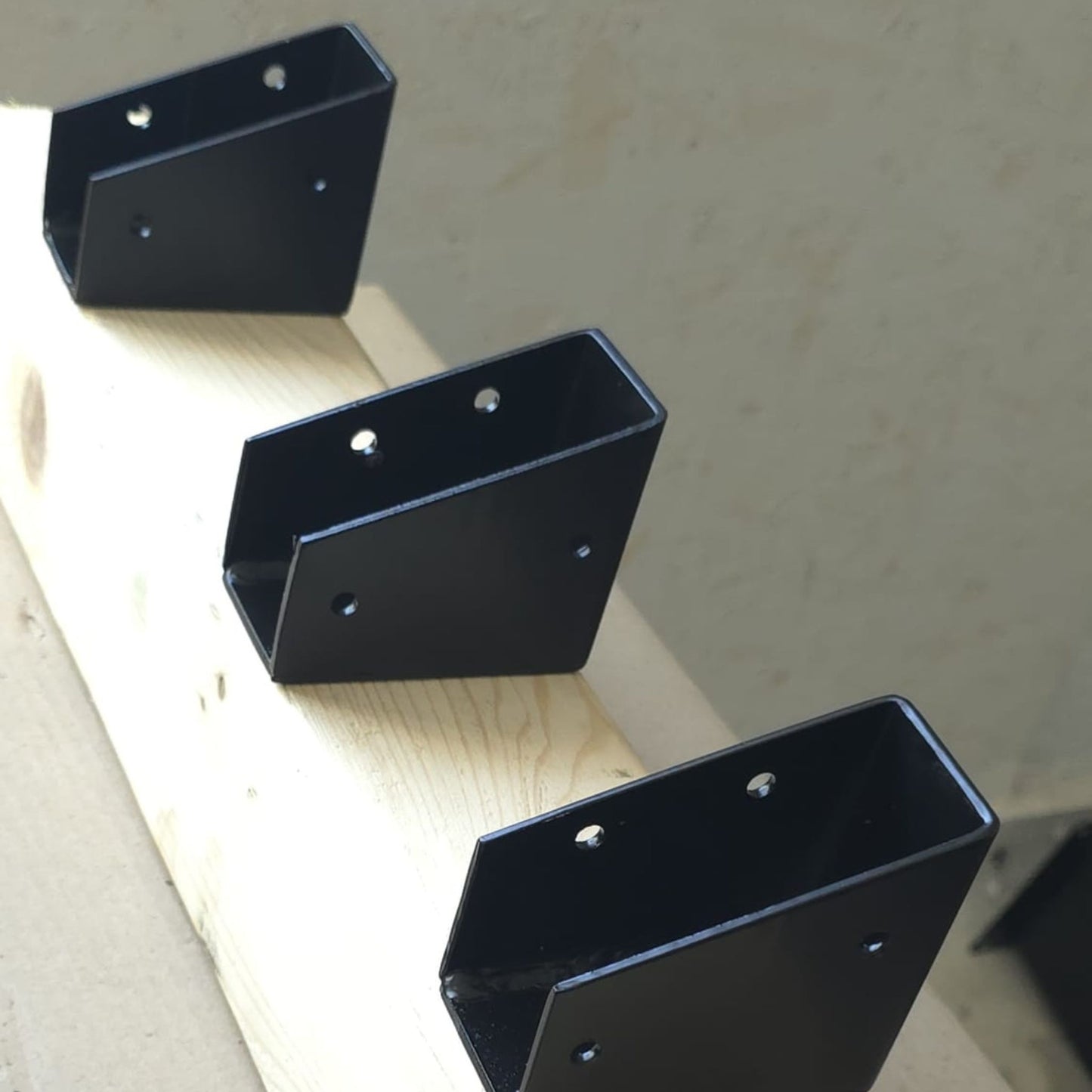 Suport metalic pentru grindă lemn intermediara tip U "Saddle" – 100x50x3 mm