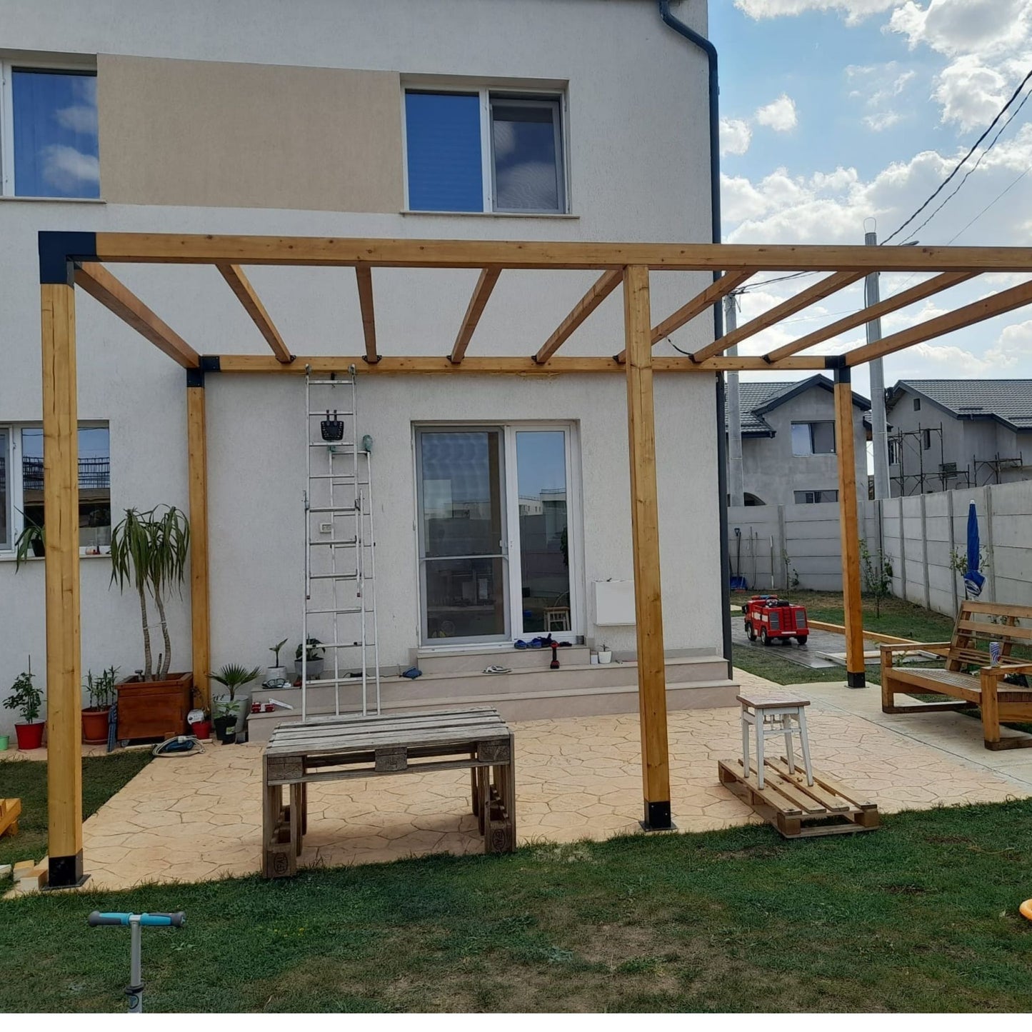 Suport metalic pentru stalpi de lemn pentru constructie foisoare/pergole/carport
