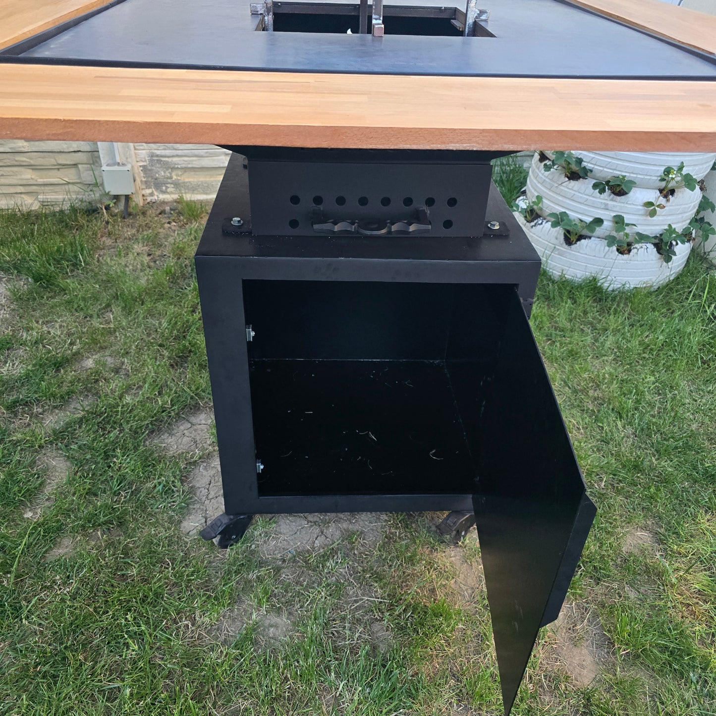 Gratar cu plita 10mm - fire pit - statie de gatit outdoor 4 in 1, fabricat în România